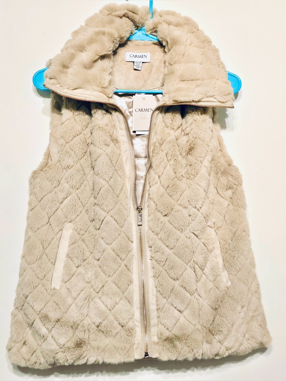 Carmen Marc Valvo Diamond Quilted Faux Fur Vest Cream XS NWT